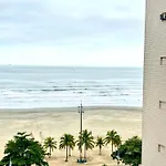Dois Dormitorios Com Vista Ao Mar